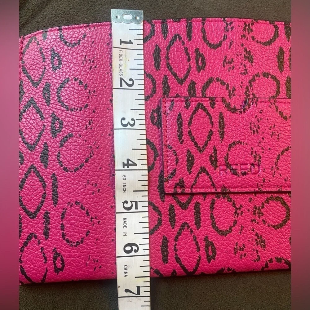 Reed Magenta pouch bag